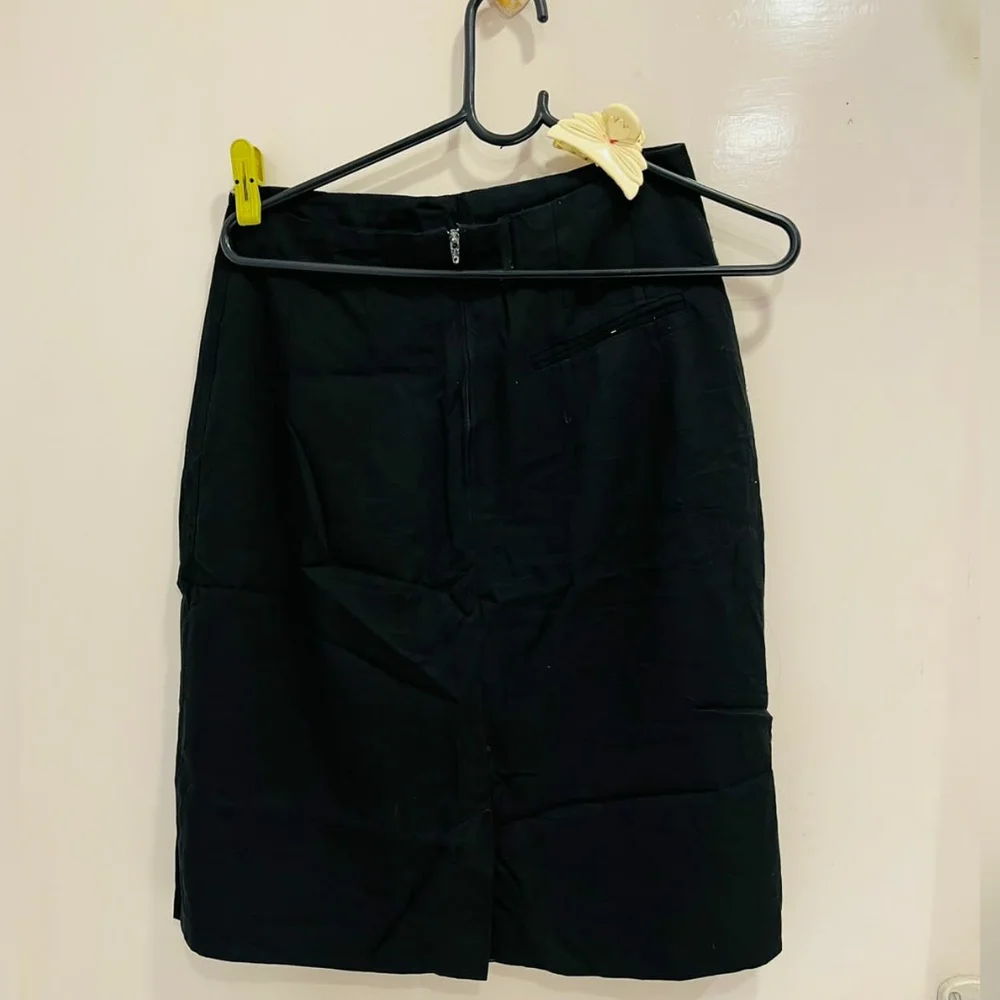 Black pencil skirt - Picture 3 of 4